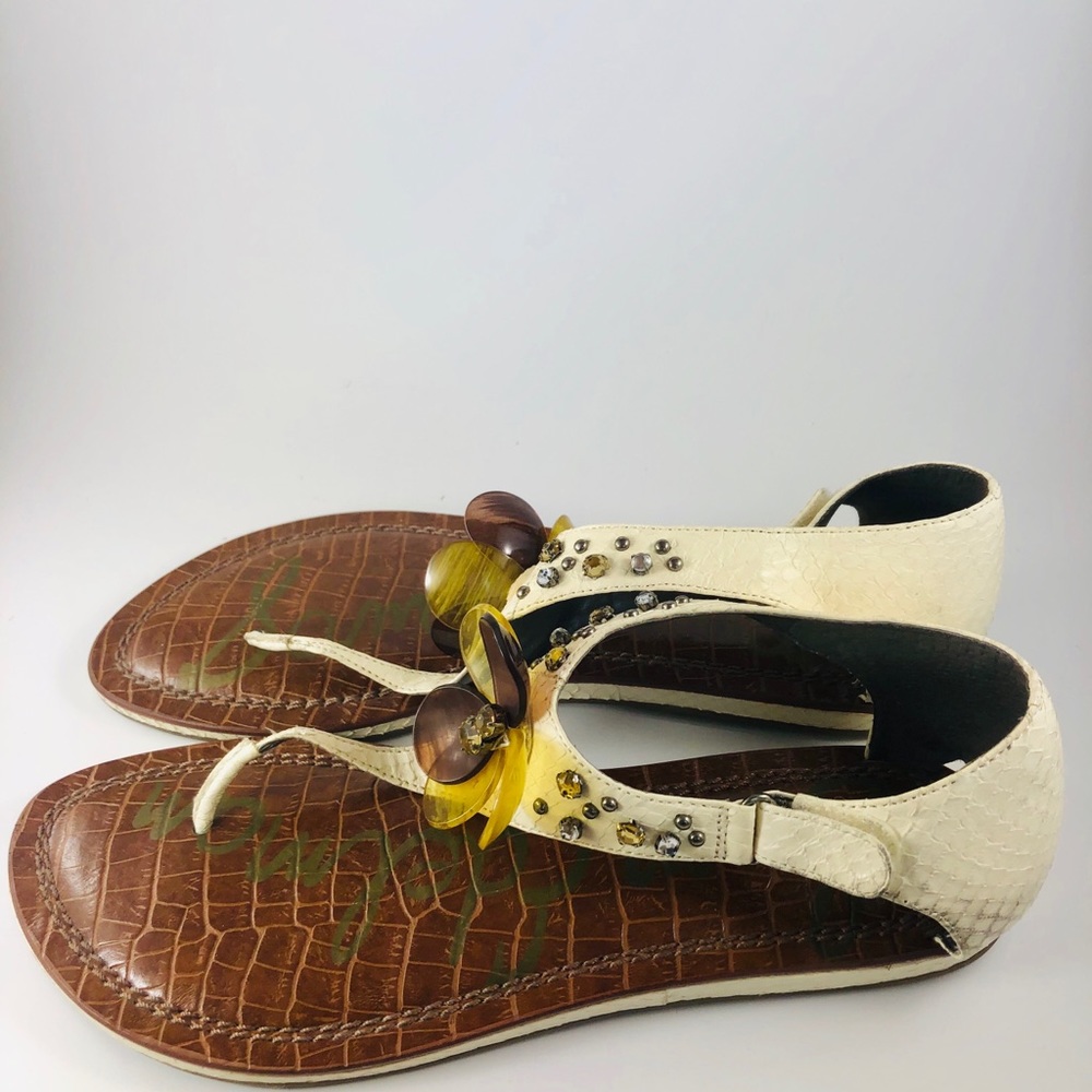 Shoes - Picture 3 of 4
